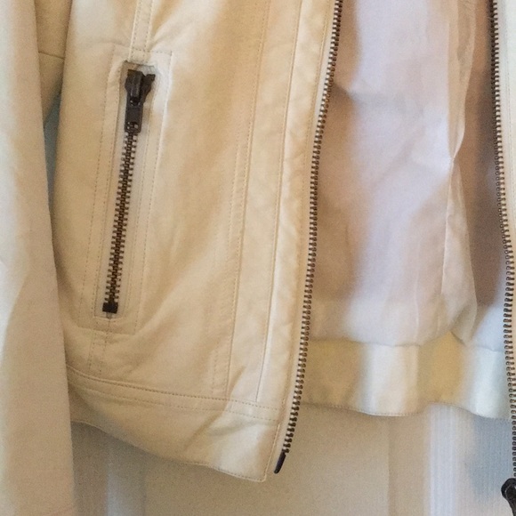 Jacket - Picture 3 of 4